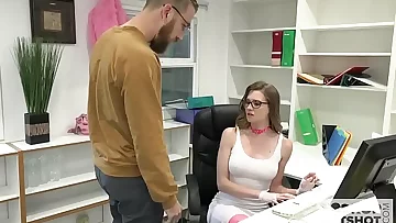 Spectacular Office Bi-atch Gets Wrecked By Random Man Off the Internet