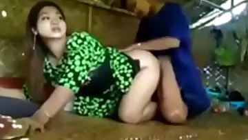 INDIAN Gal Plowing Beau IN A HUT
