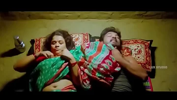 Super-steamy tamil aunty inviting romance with youthful dude