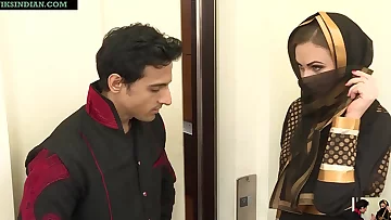 On the day of Eid, both his friend's wife's bur and duboor were fucked.