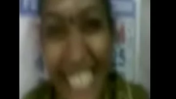 Tamil aunty providing dt for her boy Kanchi MMS