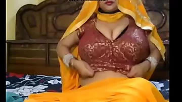 Huge-chested Indian Plumper Chick Web cam