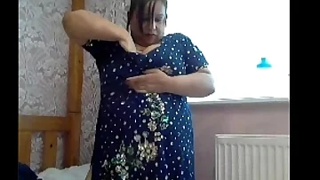 Indian cougar on web cam conversing highly messy (Part 3 of 3)