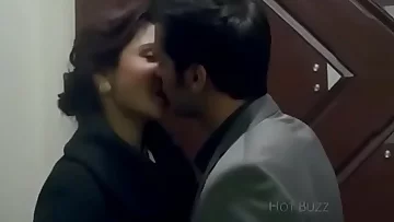 anushka sharma red-hot smooching episodes from videos