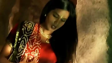 Bolly Honey Brown-haired Stripping