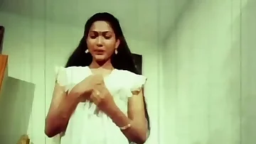 Telugu Warm Actress Hema aunty Romance in night sundress earlydays