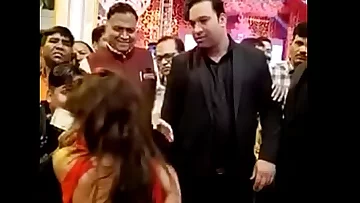 Super-fucking-hot naked Indian Nymph Mujra in Crimson Saree