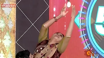 Aunty Fat Belly button and phat rump press...hot tamil aunty game